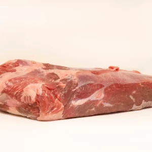 "Redondo de ternera asado, dorado por fuera y jugoso en su interior."