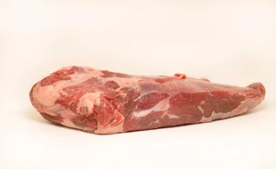 Redondo de ternera – Magro, jugoso y lleno de sabor "Redondo de ternera asado, dorado por fuera y jugoso en su interior."