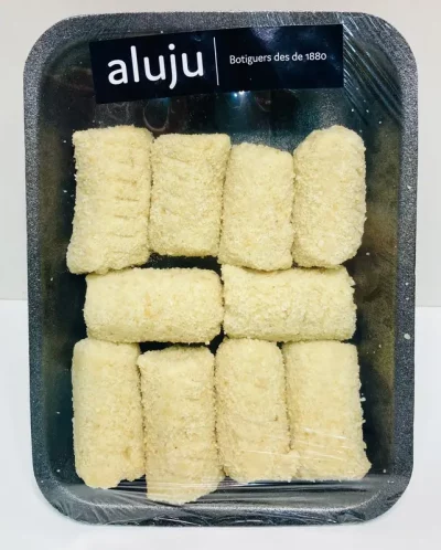 Croquetas de pollo Aluju en bandeja envasada, nueve unidades empanadas y listas para freír, con etiqueta visible y presentación artesanal.